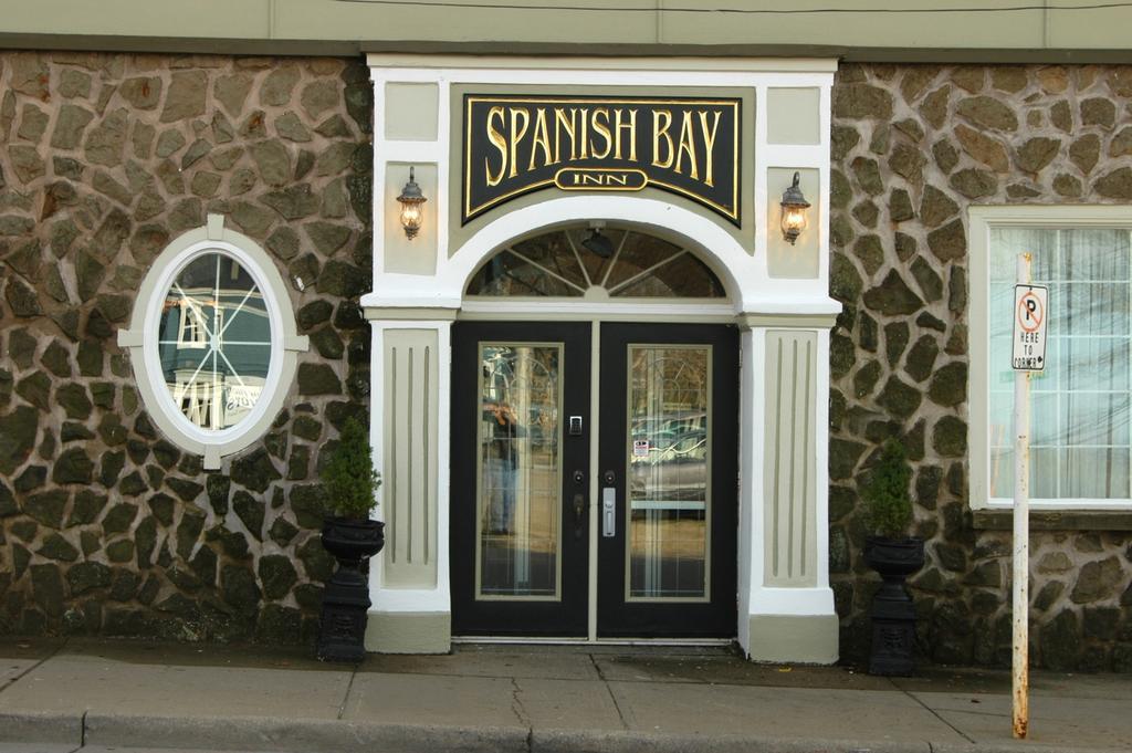 Spanish Bay Inn, Canada Сидней Экстерьер фото